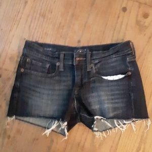 Super cute dark denim Lucky Brand shorts size 24